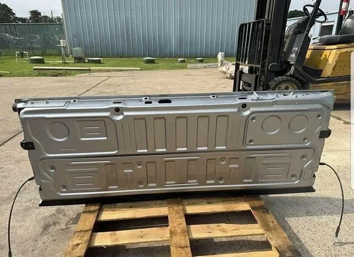 2023-2024 Ford F-250/F-350 OEM Tailgate with Camera and Step for Sale - Image 2