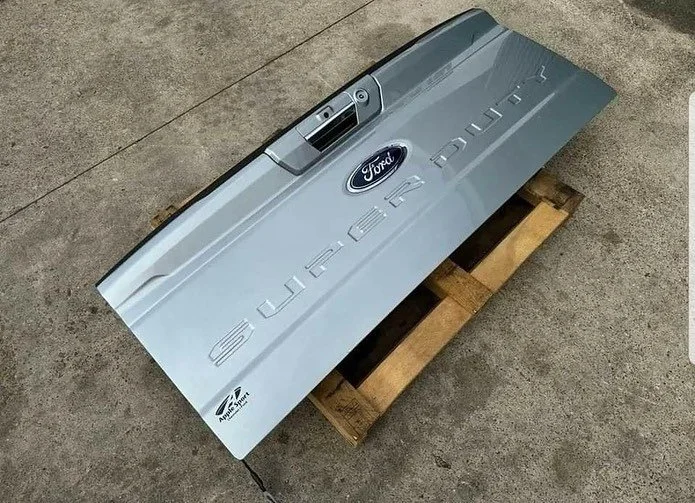 2023-2024 Ford F-250/F-350 OEM Tailgate with Camera and Step for Sale - Image 3