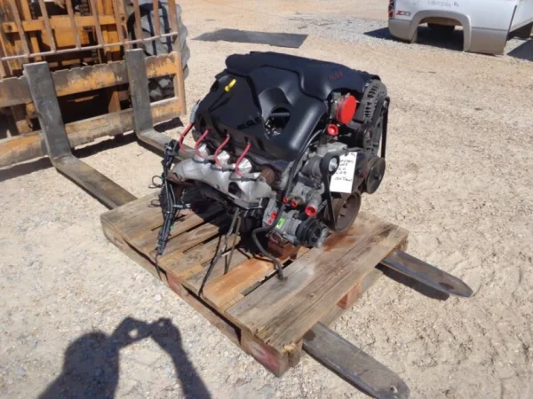 2005 6.0 Chevy LQ9 Vortec Engine with Computer and Wiring